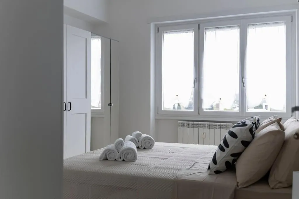 Luminous Home Roma Trastevere 0*,  Italia